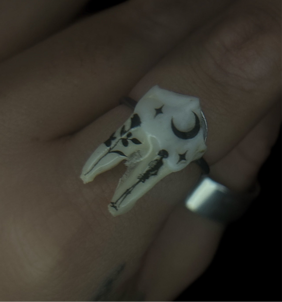 Steel In Mourning Deer Tooth Ring